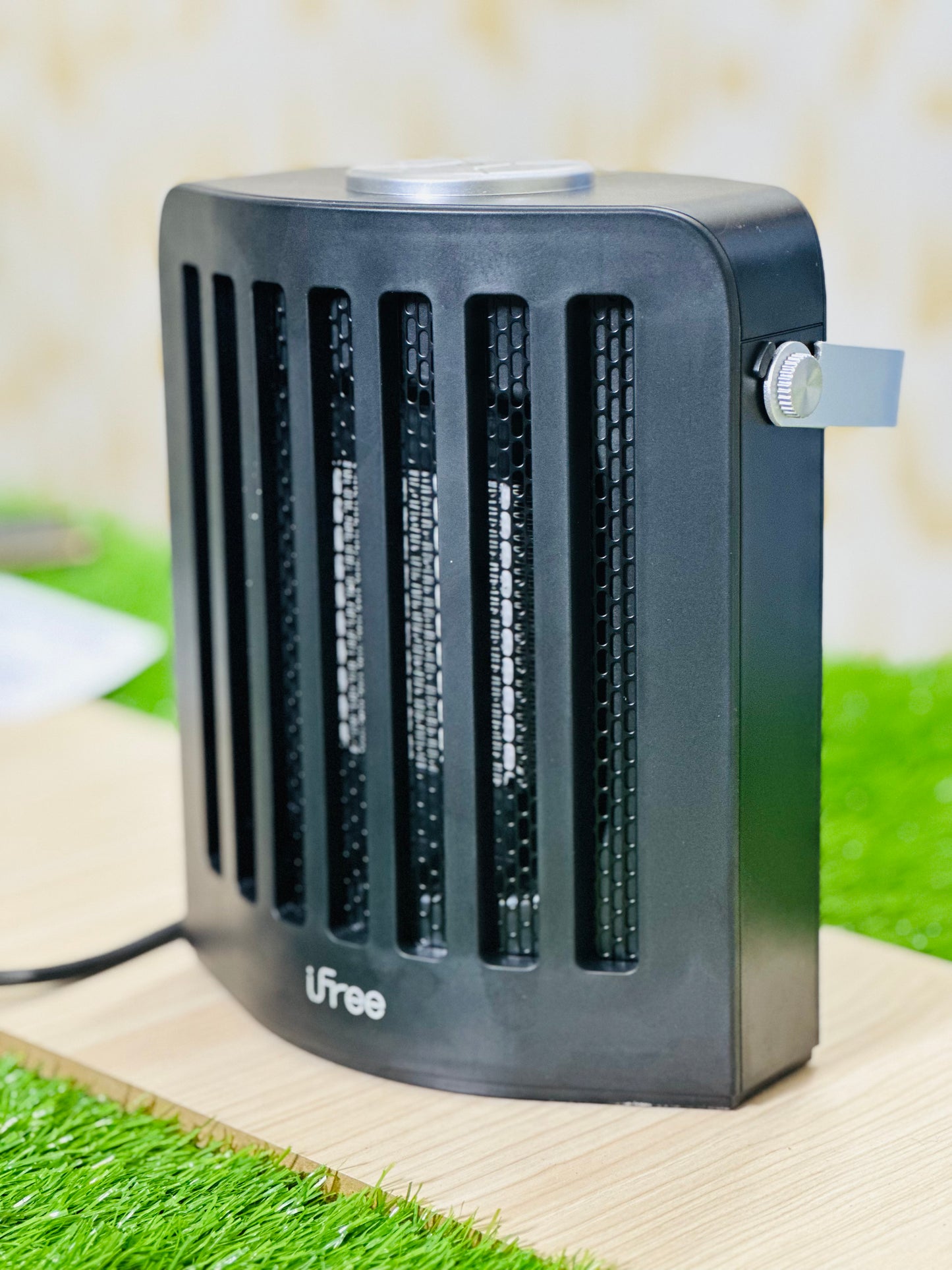 ifree MINI HEATER 90 Degrees Rotational Safety Pin Included 950 Watts